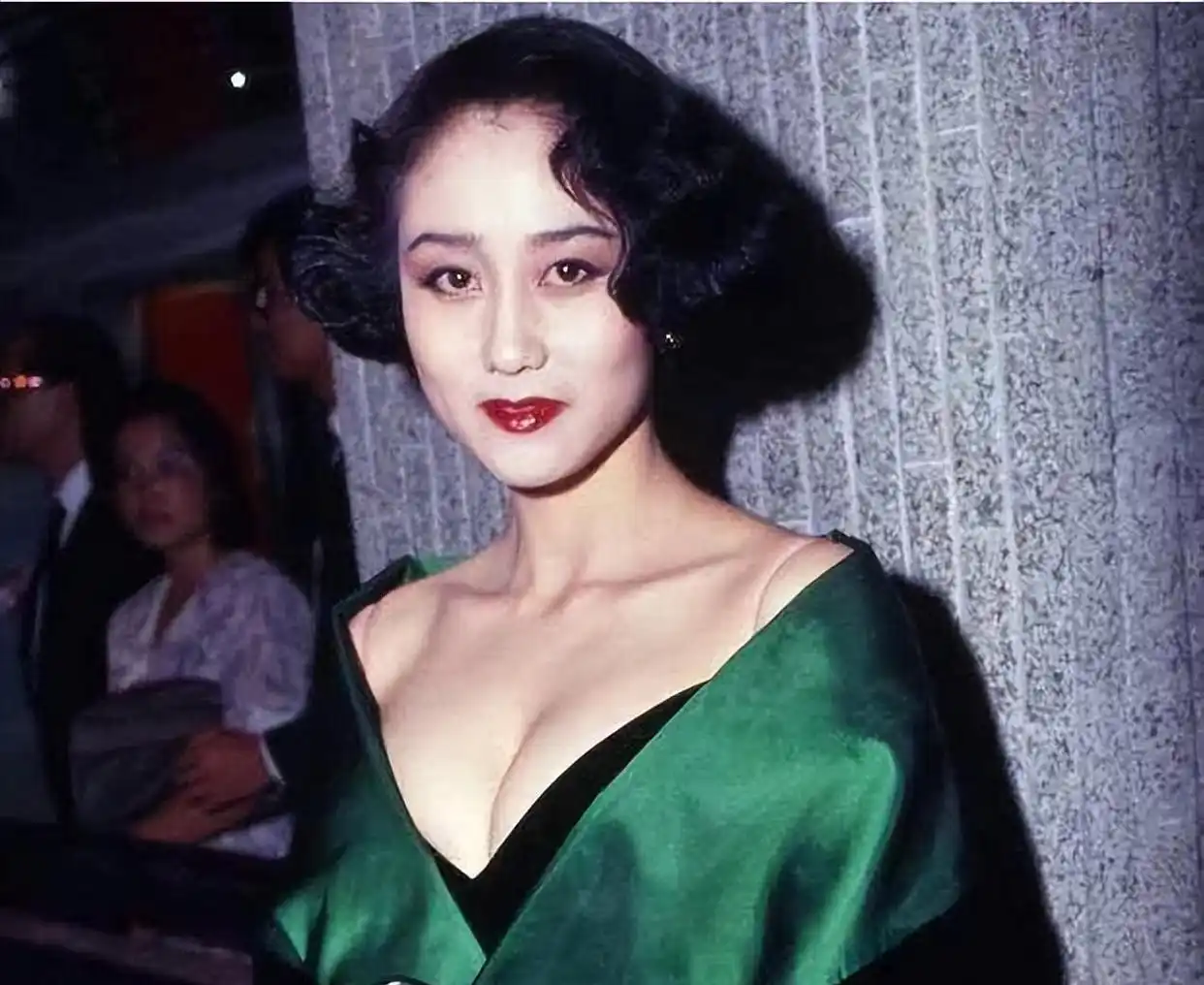 利智的生活故事与成长历程_利智的生活故事与成长历程_利智的生活故事与成长历程
