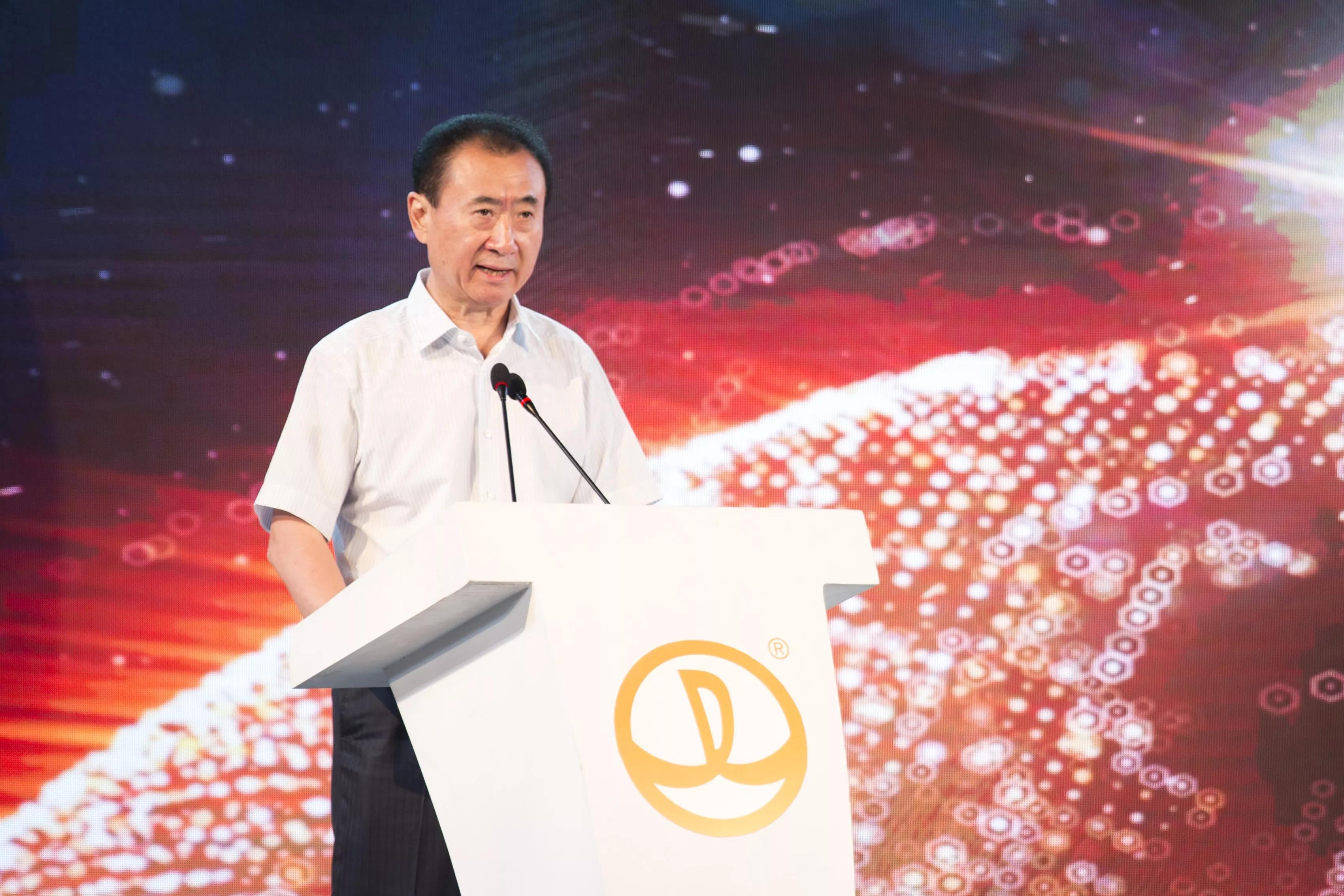 王健林：从山东普通家庭走出，在大连创立万达的商业传奇