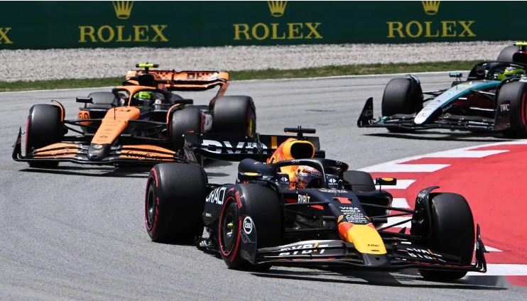 F1与亚马逊联合推出AI数据机器人Statbot 华为夸父人形机器人惊艳亮相