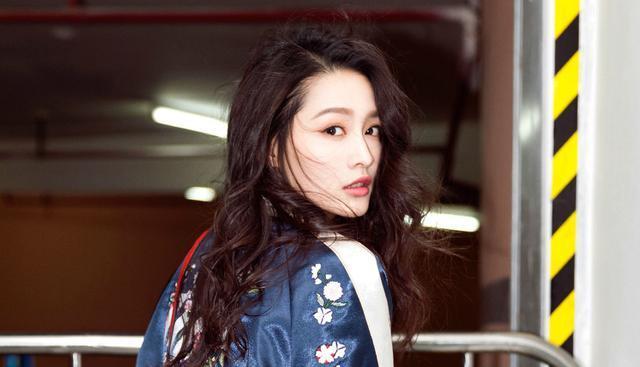 李沁的老公是谁啊_李沁_李沁泳装