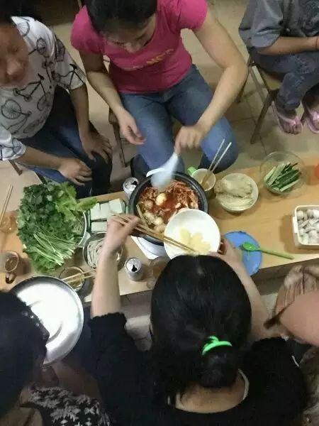 火锅安全问题_分析卡式炉的安全隐患，火锅享受中的事故与教训_火锅安全事件